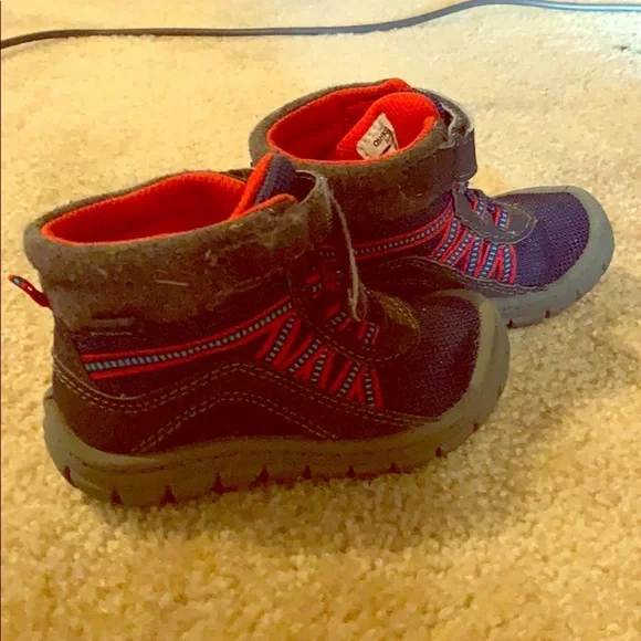 Oshkosh toddler boots - Picture 1 of 1